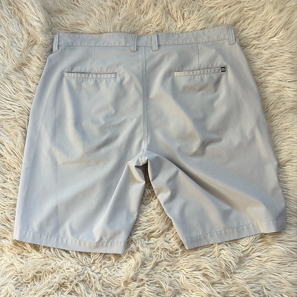 Shorts - Picture 3 of 3